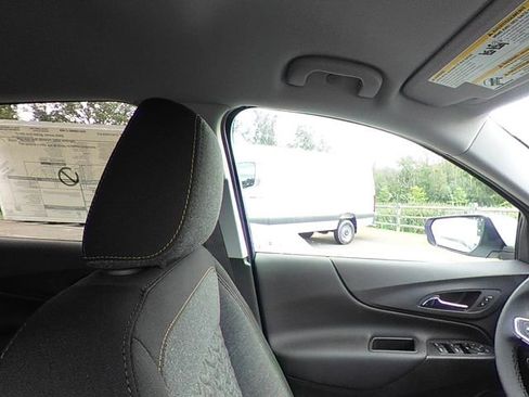 Used 2024 Chevrolet Equinox LT image 38