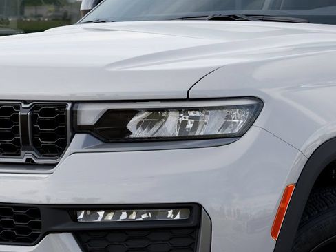 New 2026 Jeep Grand Cherokee L Limited w/ Limited Altitude Package AWD/4WD image 10