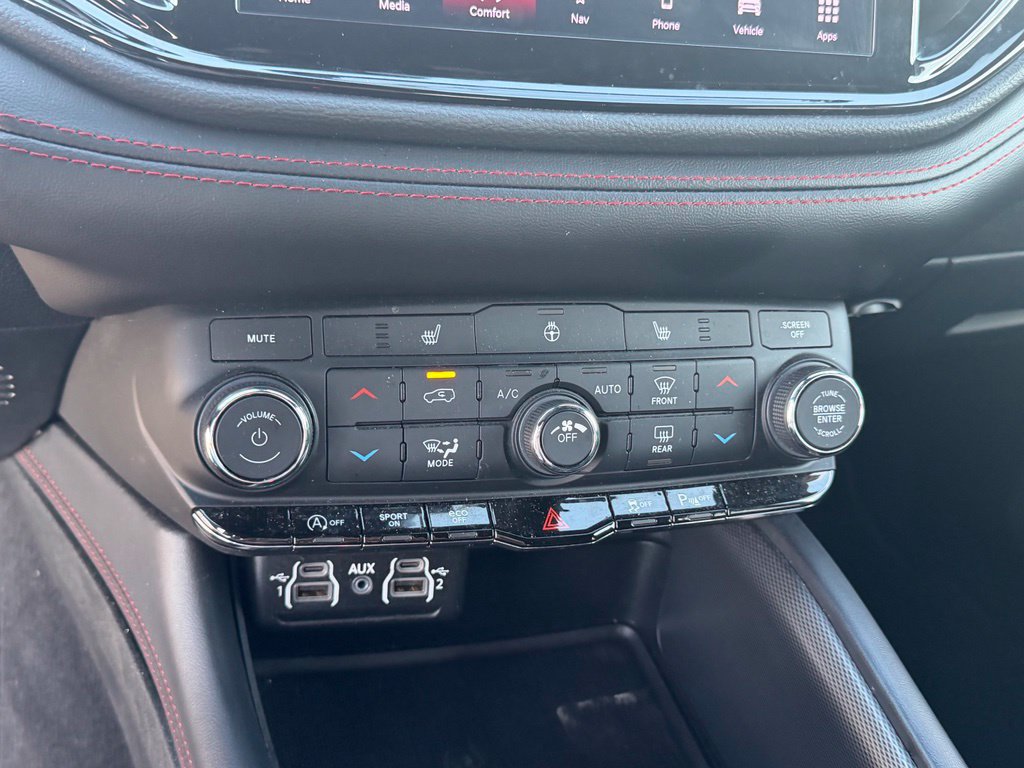 Used 2025 Dodge Durango GT AWD/4WD image 24
