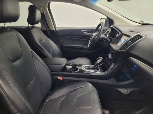 Used 2017 Ford Edge Titanium w/ Equipment Group 302A FWD image 21