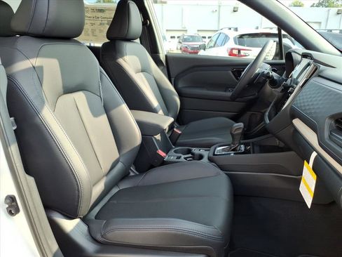 New 2025 Subaru Forester Limited w/ Popular Package image 5