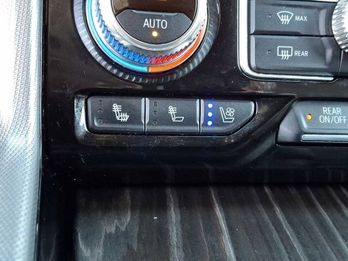 Used 2021 GMC Yukon Denali w/ Denali Premium Package image 27