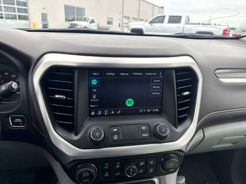 Used 2023 GMC Acadia SLT FWD image 10