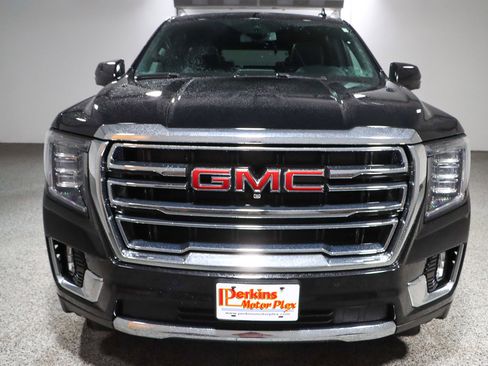 Used 2024 GMC Yukon SLT w/ SLT Premium Package AWD/4WD image 4