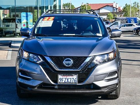 Used 2022 Nissan Rogue Sport SL image 2