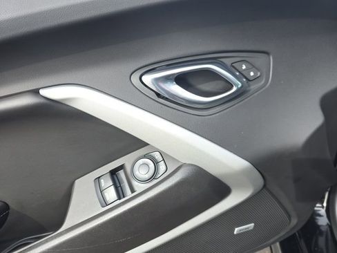 Used 2020 Chevrolet Camaro LT w/ RS Package image 12