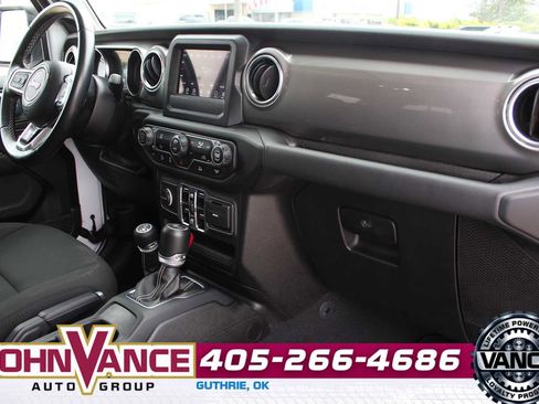 Used 2021 Jeep Wrangler Unlimited Sahara AWD/4WD image 17