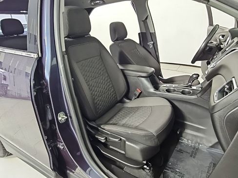 Used 2019 Chevrolet Equinox LT image 18