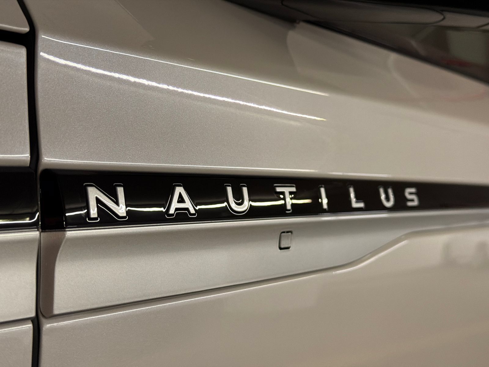 New 2026 Lincoln Nautilus Premier AWD/4WD image 13
