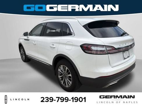 Used 2022 Lincoln Nautilus FWD w/ Premium Package image 5
