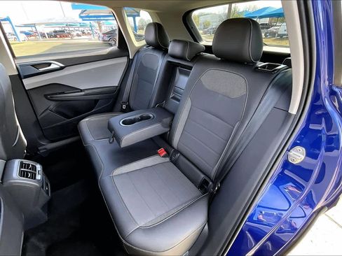 Used 2024 Volkswagen Taos SE image 21