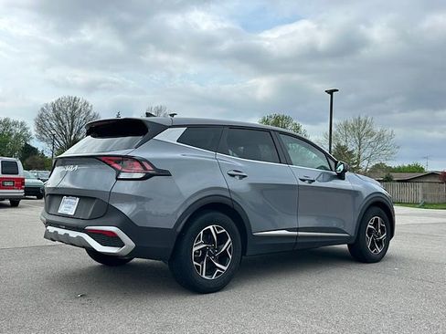 Used 2025 Kia Sportage LX image 7