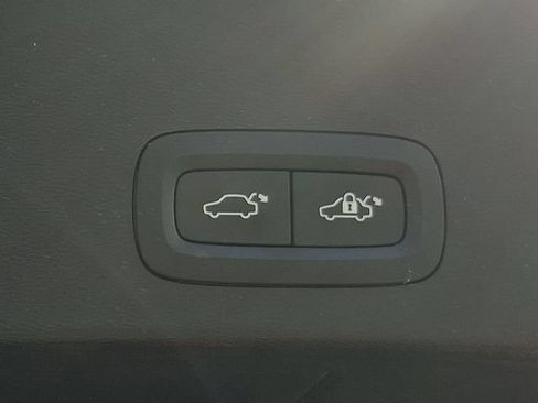 Certified 2023 Volvo XC40 Recharge Ultimate w/ Protection Package Premier AWD/4WD image 29