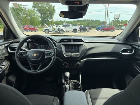 Certified 2022 Chevrolet TrailBlazer LT w/ LPO, Blackout Package FWD image 7