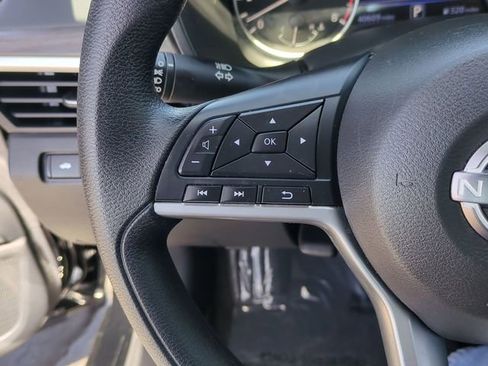 Used 2025 Nissan Altima 2.5 SV FWD image 12
