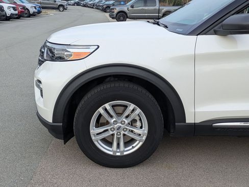 Certified 2022 Ford Explorer XLT w/ Equipment Group 202A image 11