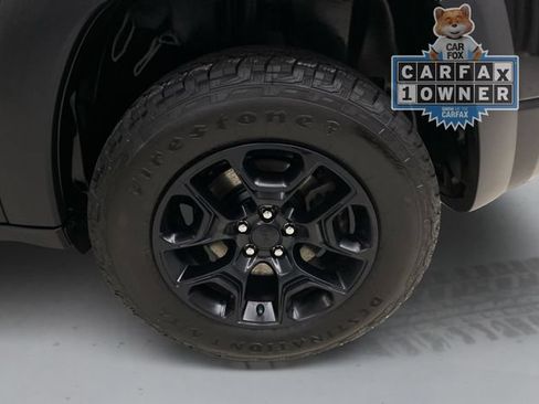 Used 2022 Jeep Cherokee Trailhawk w/ Trailer Tow Group AWD/4WD image 18