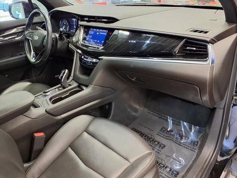 Certified 2022 Cadillac XT6 Premium Luxury w/ Technology Package image 9