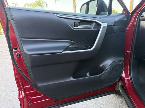 Used 2022 Toyota RAV4 XLE w/ Convenience Package FWD image 38