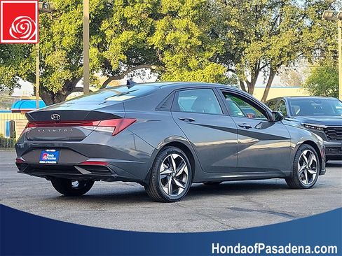 Used 2023 Hyundai Elantra SEL w/ Convenience Package image 6