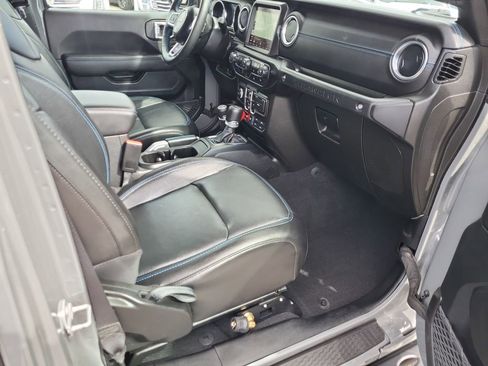 Used 2022 Jeep Wrangler Unlimited Rubicon 4xe w/ Cold Weather Group AWD/4WD image 13