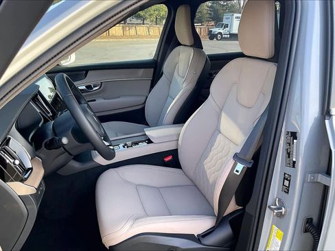 New 2026 Volvo XC90 T8 Plus w/ Protection Package Premier image 11