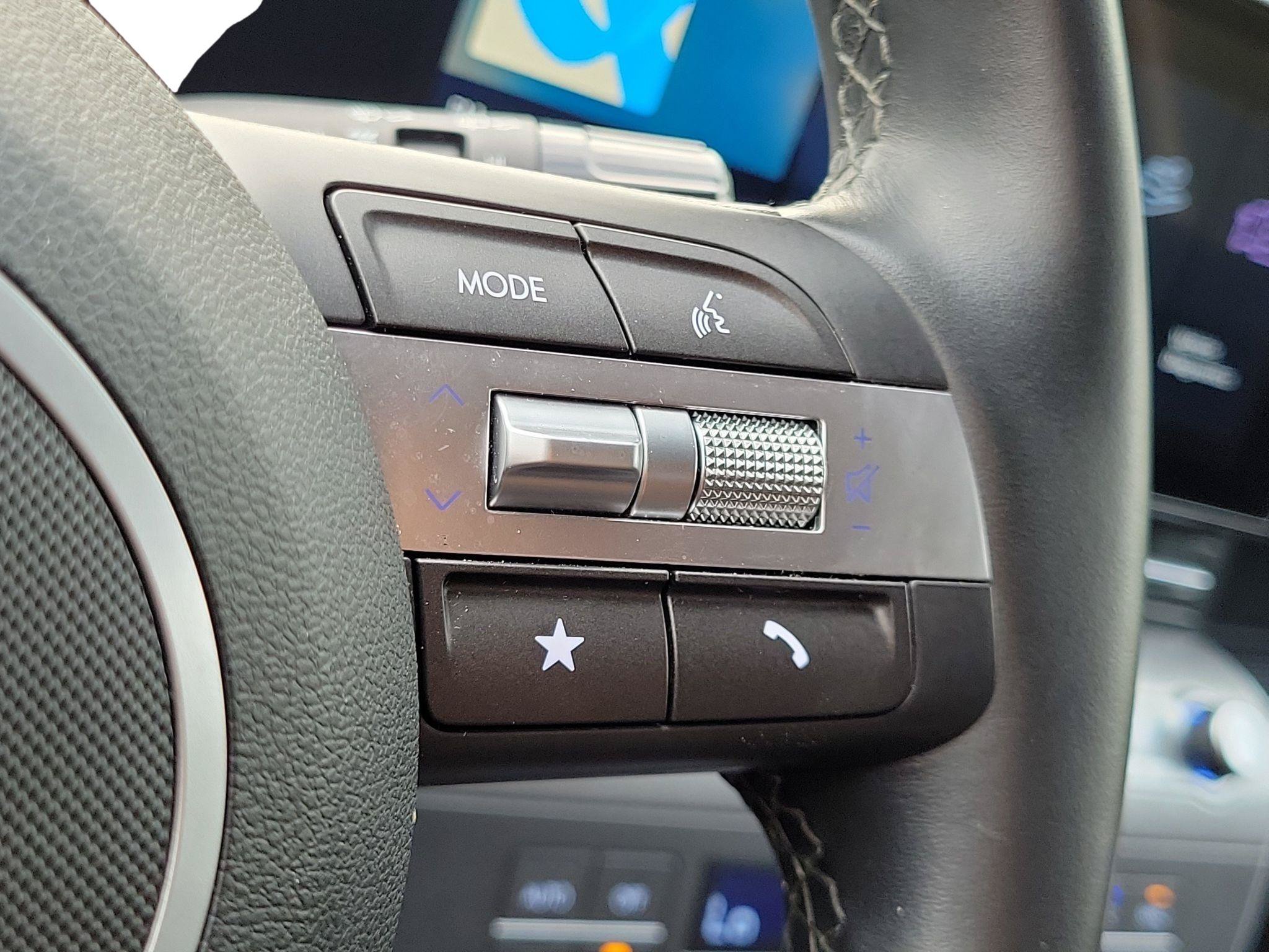 Used 2025 Hyundai Kona SEL AWD/4WD image 12