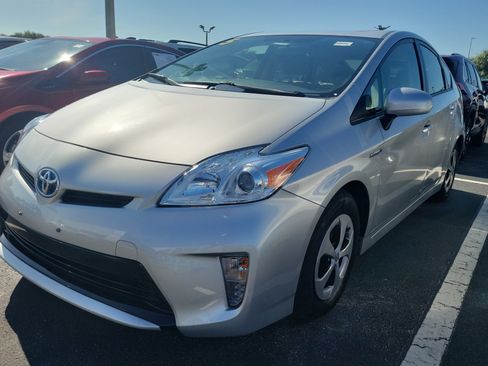 Used 2015 Toyota Prius Three FWD image 3