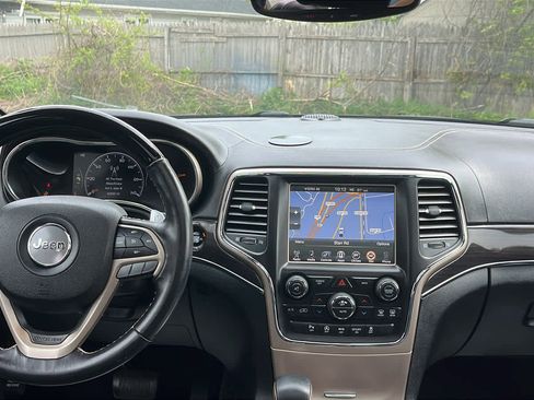 Used 2017 Jeep Grand Cherokee Overland AWD/4WD image 29
