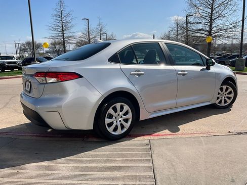 Used 2025 Toyota Corolla LE image 6