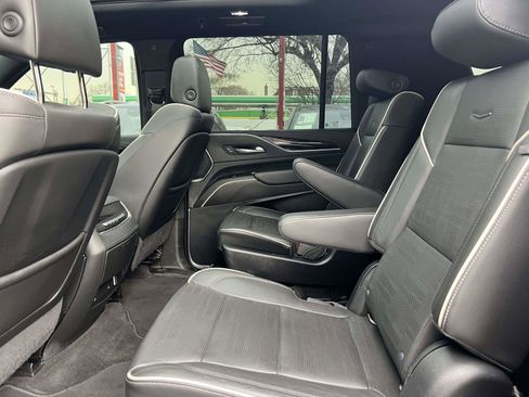 Used 2022 Cadillac Escalade ESV Sport image 13