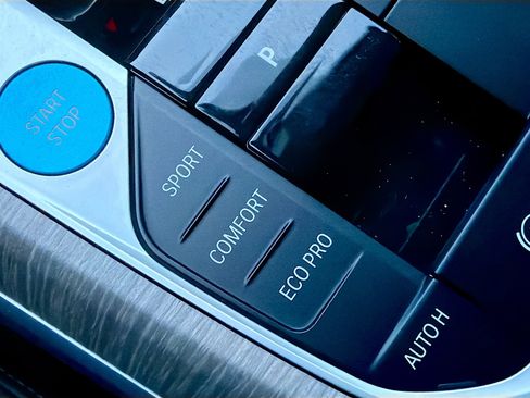 Used 2025 BMW i4 xDrive40i w/ M Sport Package image 29