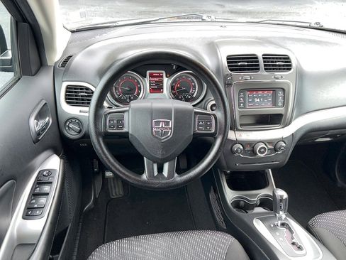 Used 2020 Dodge Journey SE image 15