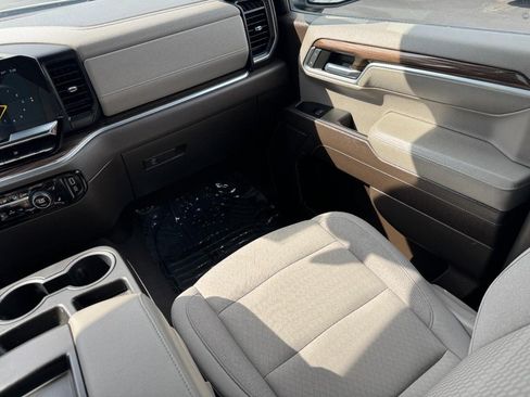Used 2022 Chevrolet Silverado 1500 LT AWD/4WD image 18