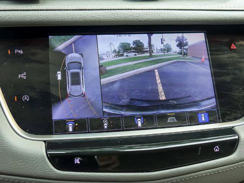 Used 2023 Cadillac XT5 Premium Luxury w/ Technology Package AWD/4WD image 19