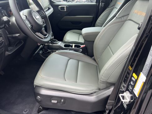 New 2026 Jeep Gladiator Mojave AWD/4WD image 11