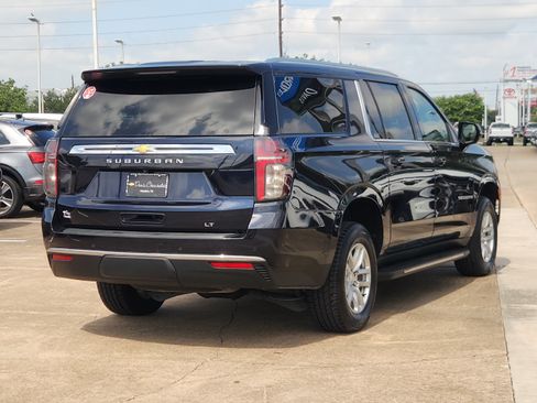Used 2024 Chevrolet Suburban LT AWD/4WD image 6