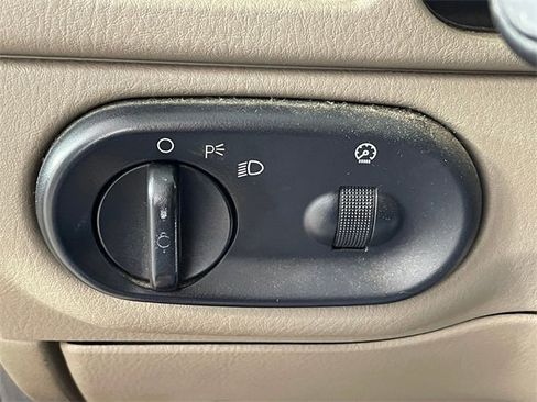 Used 2004 Ford Explorer XLS image 10