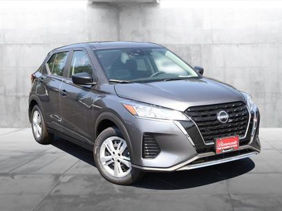 New 2025 Nissan Kicks Play S