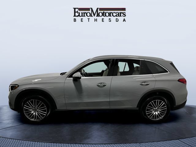 Used 2026 Mercedes-Benz GLC 300 4MATIC image 2