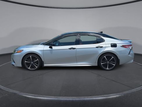 Used 2019 Toyota Camry XSE w/ Navigation Package FWD image 5
