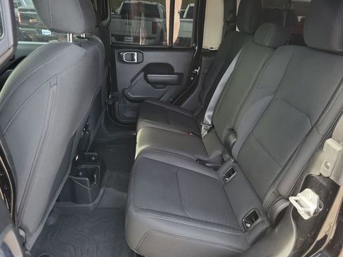 Used 2022 Jeep Gladiator Sport image 25