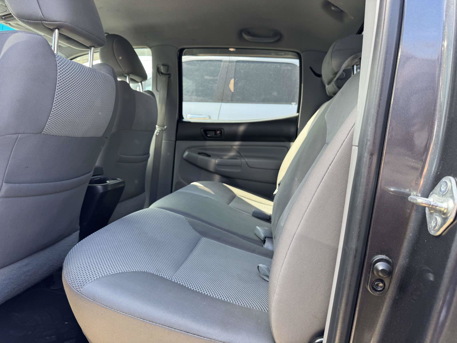 Used 2015 Toyota Tacoma 4x4 Double Cab w/ TRD Off-Road Package image 8