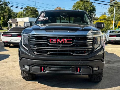 Used 2022 GMC Sierra 1500 AT4 w/ Technology Package image 8