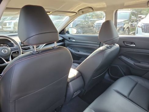 Used 2022 Nissan Altima 2.5 SR FWD image 10