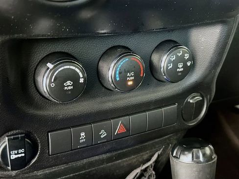 Used 2015 Jeep Wrangler Unlimited Sport image 14