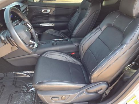 Used 2025 Ford Mustang GT Premium image 26