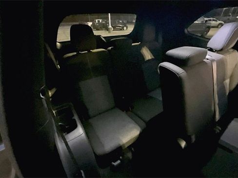 Used 2025 GMC Acadia Elevation image 26