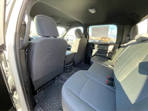 Used 2024 RAM 2500 Tradesman w/ Chrome Appearance Group image 24