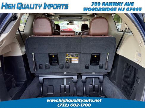 Used 2020 Toyota Sienna Limited Premium AWD/4WD image 18